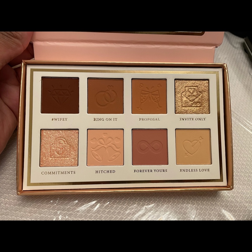 Plouise Love Tapes Eyeshadow Palette